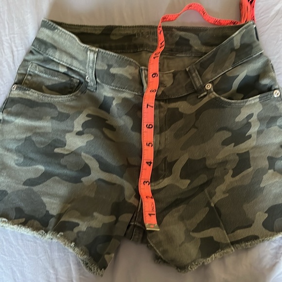 Maurices Camo High-Rise Jean Short - Picture 4 of 4